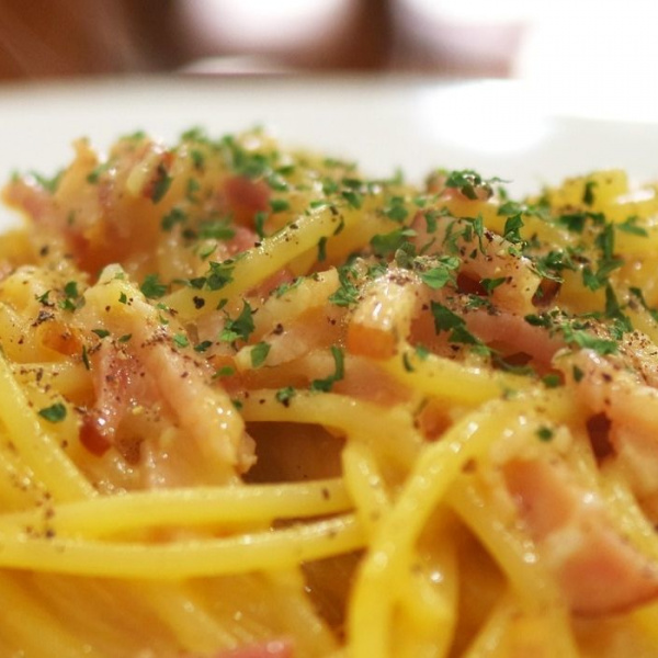 delicious carbonara dish