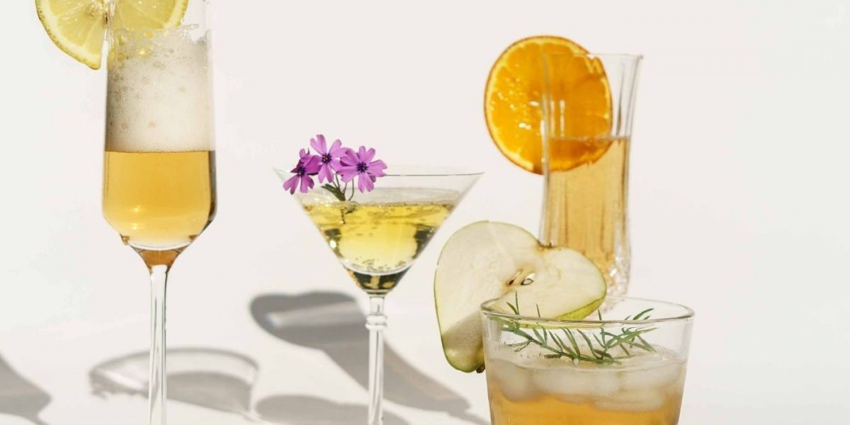 Different glasses of cocktails prepared with prosecco