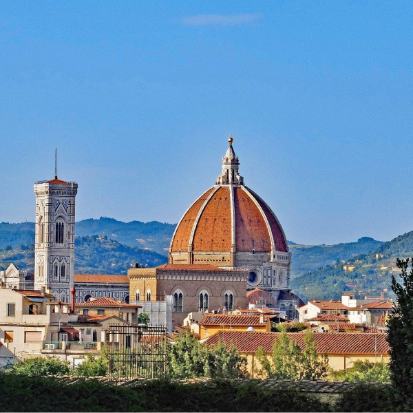 vista del duomo di firenze e campanile