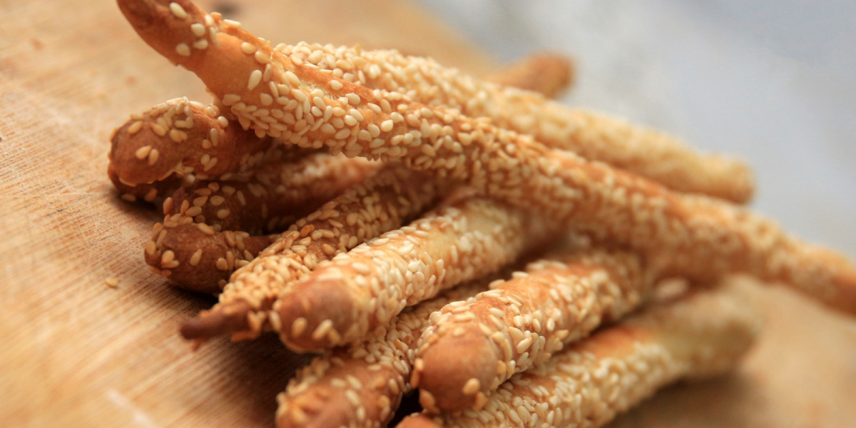 breadsticks with sesame seeds