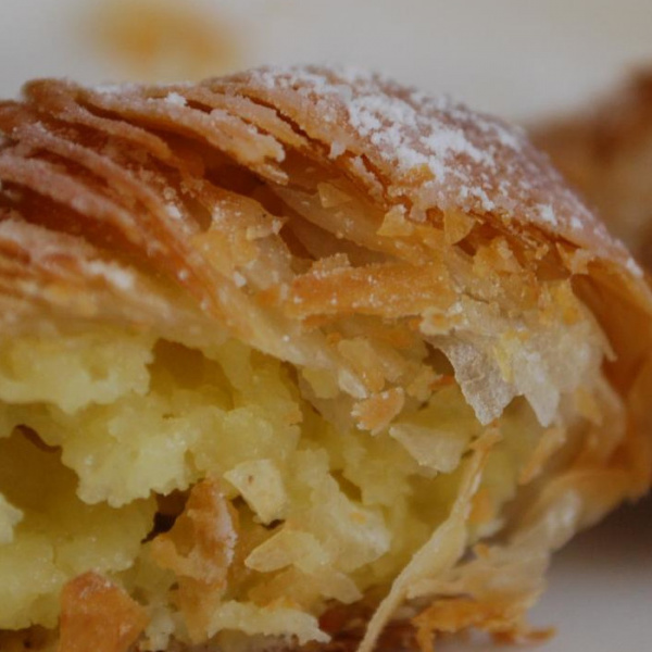 breakfast with sfogliatella 