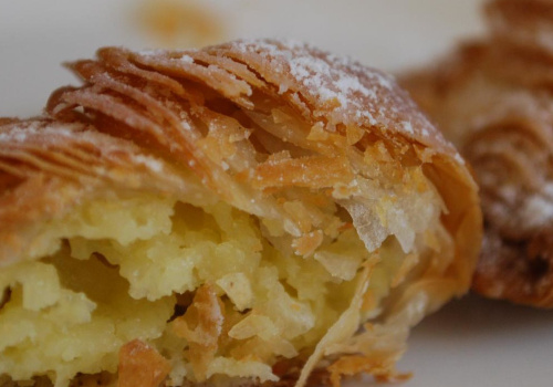 breakfast with sfogliatella 